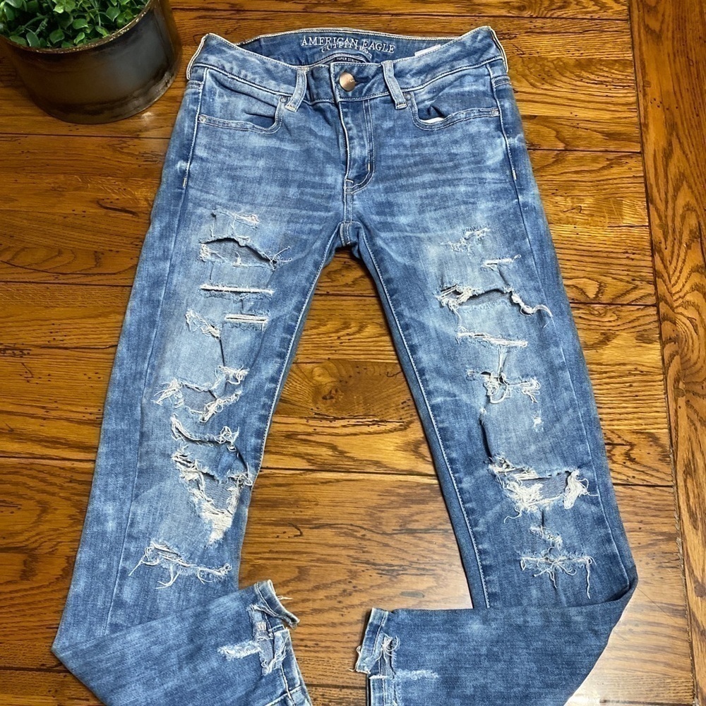 Aeo Distressed Next Level Stretch Jeans Sz 2 High Rise!